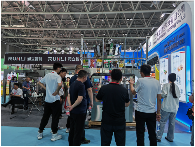 潤立給袋式包裝機廠家展會現(xiàn)場 潤立給袋式包裝機廠家展會現(xiàn)場