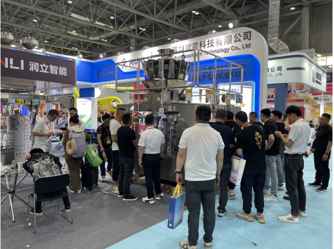 潤立給袋式包裝機廠家展會現(xiàn)場 潤立給袋式包裝機廠家展會現(xiàn)場